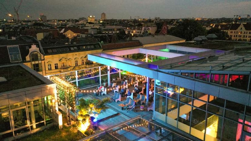 Stylish rooftop event space in ewerk Berlin, perfect for networking and celebrations.