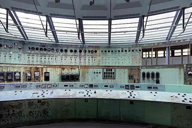 Vintage control room in ewerk Berlin, perfect for innovative corporate events.