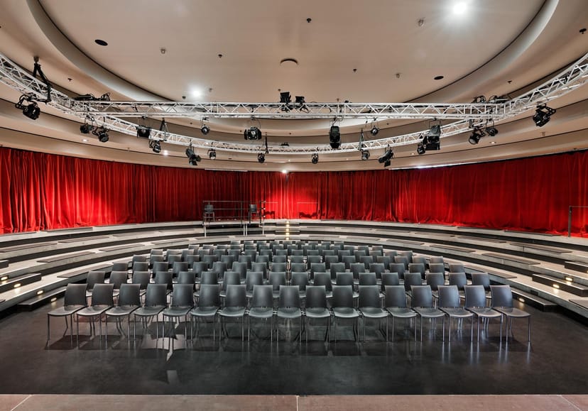 Kleine Arena at Tempodrom, tiered seating venue for conferences and performances.