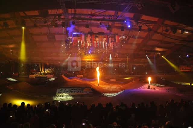 Parc Expo Saint-Étienne event setup with dynamic lighting and vibrant atmosphere.