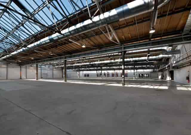 Hall 8 at STATION-Berlin: spacious industrial venue for exhibitions and corporate events.