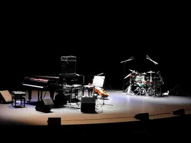 Stage setup for musical performance in Salle Segonzac, Atrium de Chaville.
