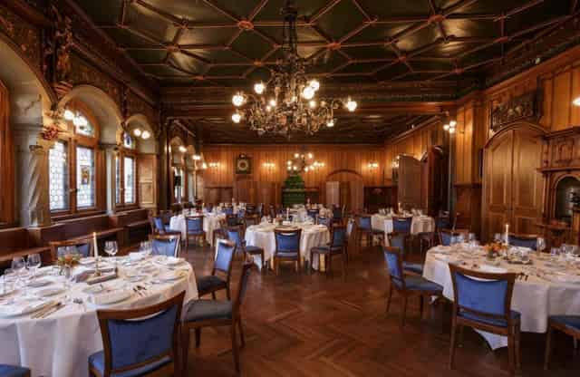 Saal zur Weissen Rose