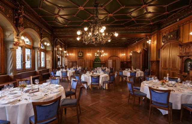 Saal zur Weissen Rose