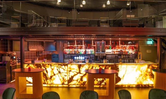 Cocktail bar
