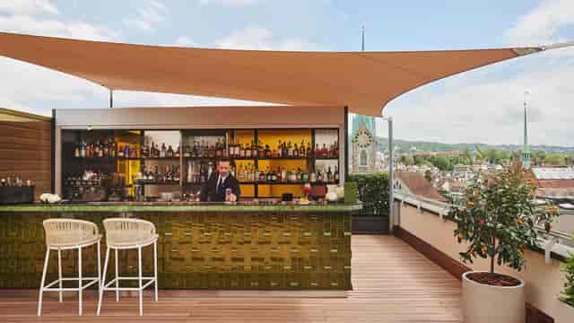 Stylish rooftop cocktail bar in URBANVIOR for networking events and receptions.