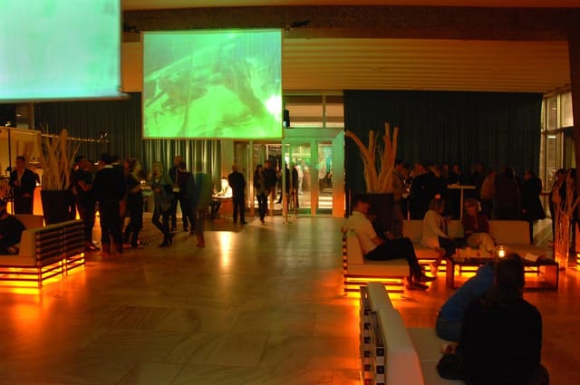 Vortragssaal in Kunsthaus Zürich: modern lounge for networking events and gatherings.