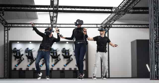 VR Lounge XL in VR City with immersive setup for engaging corporate events and team-building.