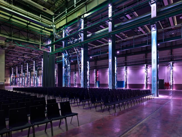 Halle 550