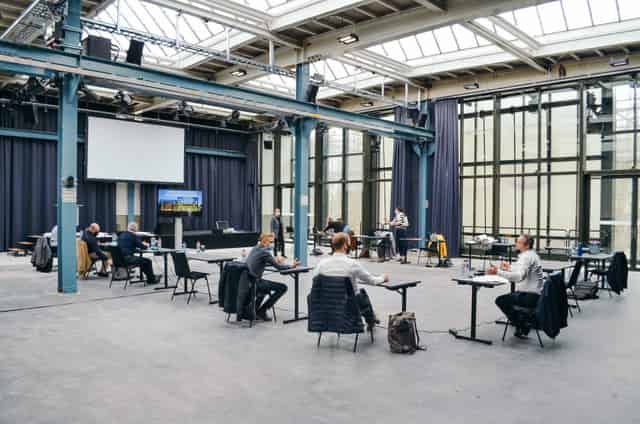 Halle 550