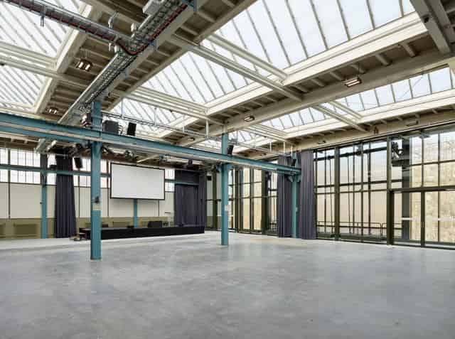 Halle 550