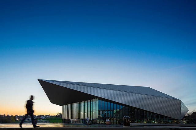 Plenary Garden at SwissTech Convention Center: modern venue for corporate events and gatherings.