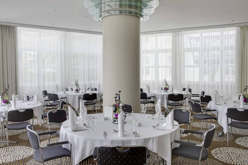 Elegant event space at Salon Schlegel, perfect for corporate gatherings and banquets.