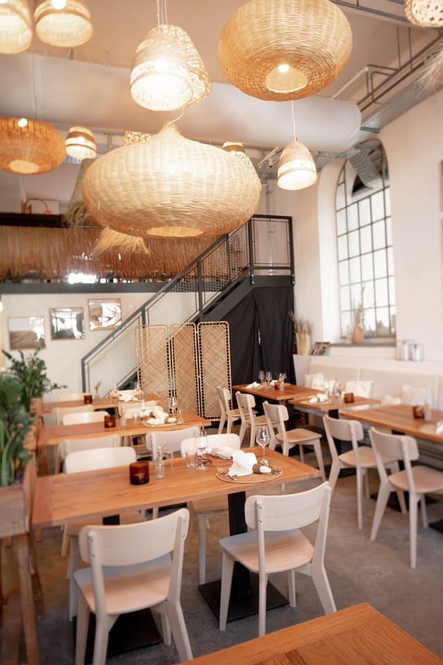 Modern dining bar in Lennox Restaurant, ideal for networking events and celebrations.