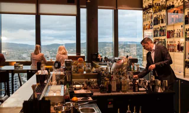 Sophisticated bar at CLOUDS Kitchen, perfect for upscale networking events and receptions.