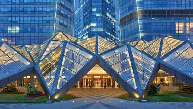 Alt tag: Modern Laska Junior Ball Room at Hotel Chengdu, ideal for corporate meetings and elegant events.