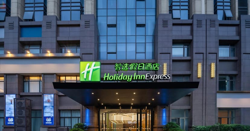 Modern meeting room at Xingchen Hangdu Hotel, perfect for corporate events in Chengdu.