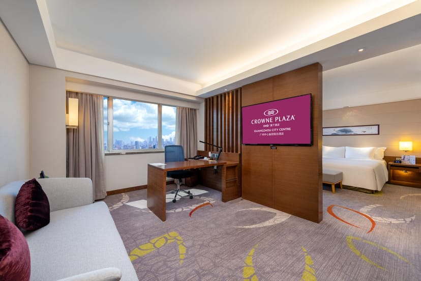 Hotel room at Crowne Plaza Guangzhou, ideal for business meetings and networking events.