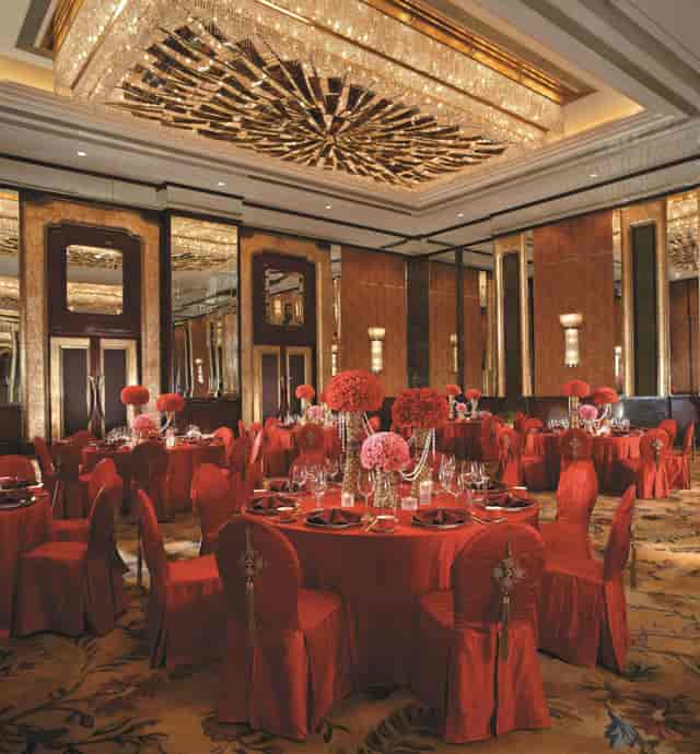 Elegant banquet hall in Shangri-La Guangzhou, ideal for weddings and galas.