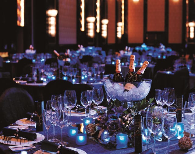 Elegant banquet table in Shangri-La Guangzhou, ideal for corporate galas and celebrations.
