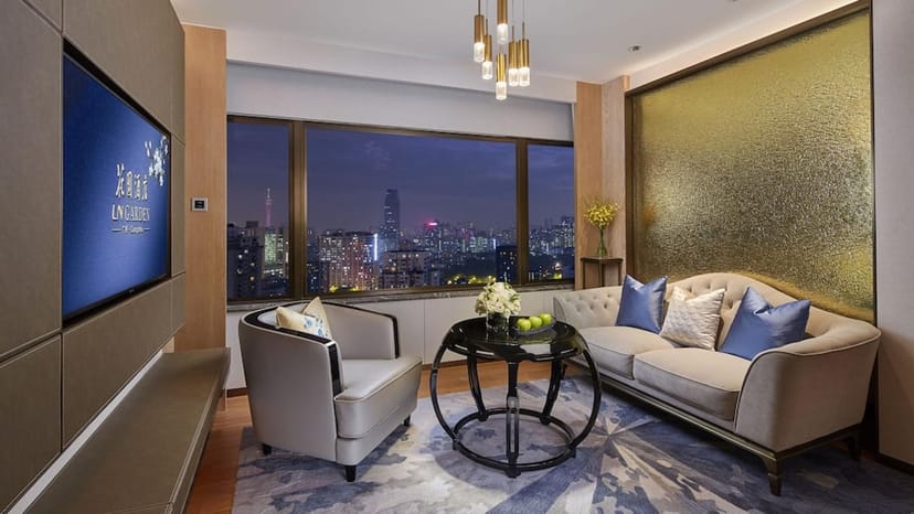 Banquet hall at The Royal Garden Hotel, Guangzhou; ideal for executive retreats and networking events.