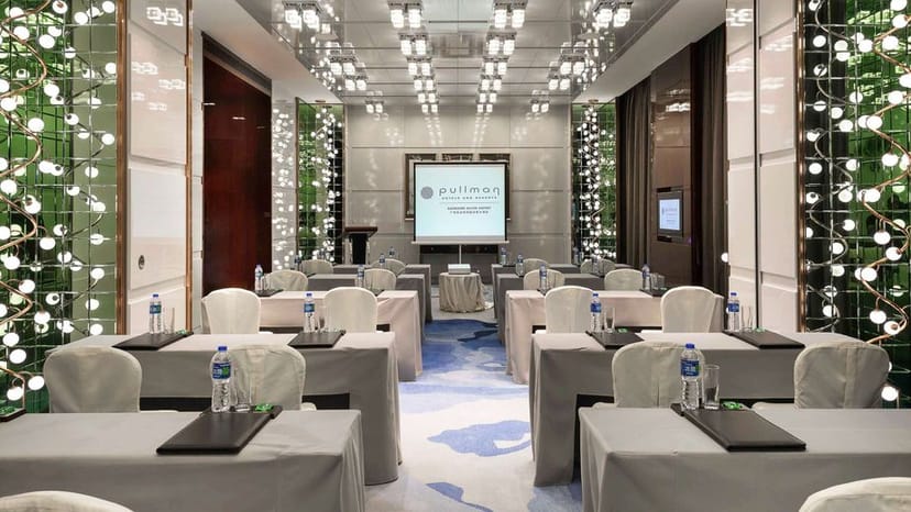 Meeting room at Pullman Hotel Baiyun Airport, ideal for workshops and training sessions.
