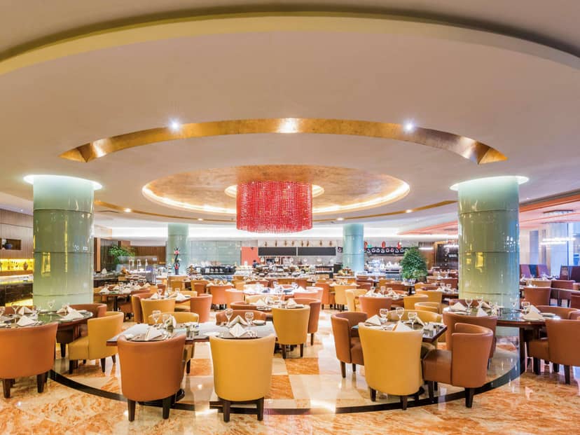 Smallest Function Room, Pullman Guangzhou: elegant design for corporate events and gatherings.