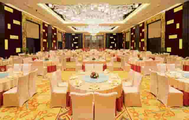 Crowne Ballroom D