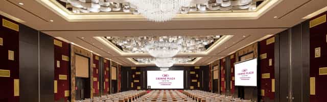 Crowne Ballroom D at Crowne Plaza Guangzhou: elegant venue for conferences and presentations.