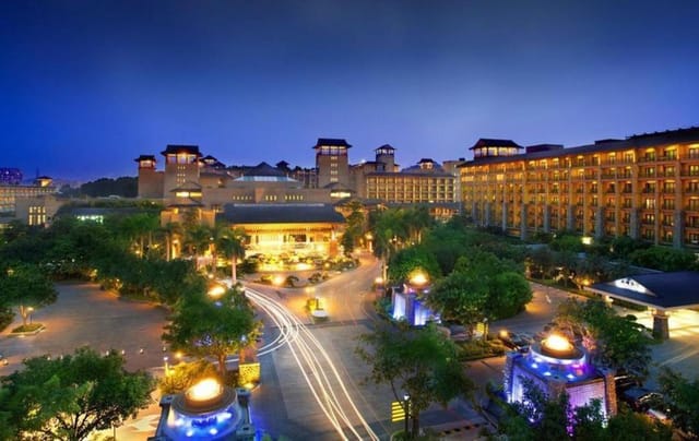 "Chime Long Hotel Meeting Room with ambient lighting for upscale corporate events."