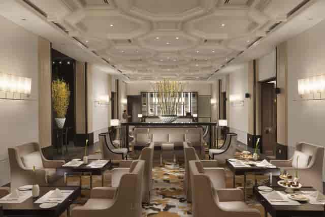 Sophisticated meeting room with elegant seating at Mandarin Oriental, Guangzhou event venue.