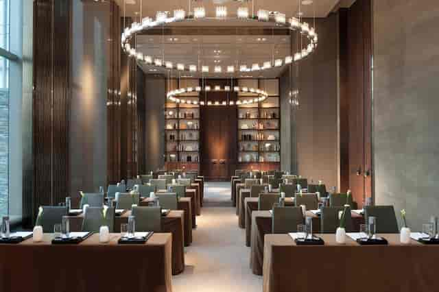 Grand Ballroom in Mandarin Oriental Guangzhou, modern decor for corporate meetings