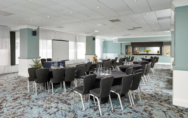 Novotel London West
