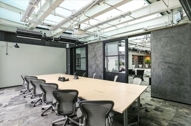 Modern conference room at Chengdu Yintai Centre, perfect for collaborative meetings and brainstorming.