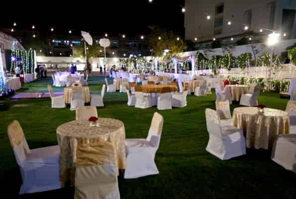 The Lalit Lawn