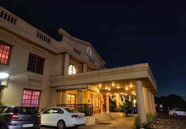 Sophisticated Mahogany venue with elegant architecture for corporate events and gatherings.
