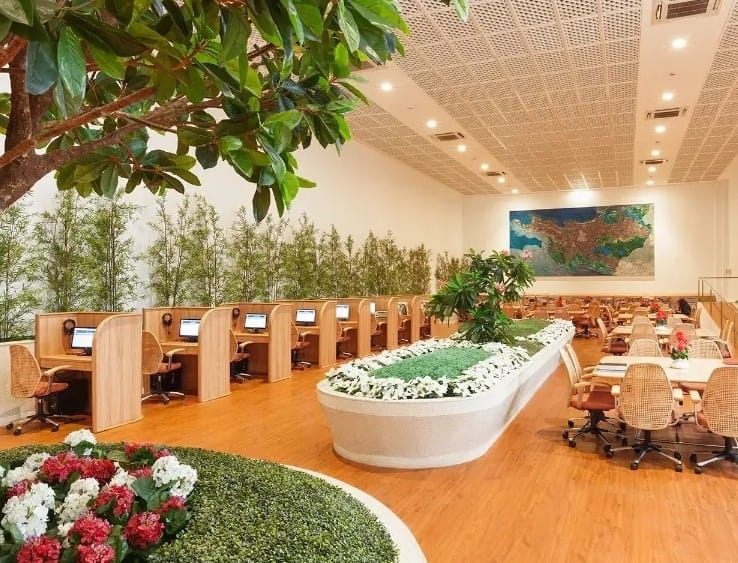 Modern meeting space in The Nehru Centre Mumbai, ideal for collaboration and brainstorming.