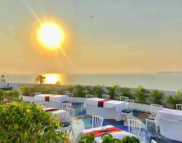 Hotel Marine Plaza ...