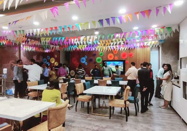 L7, Event Space