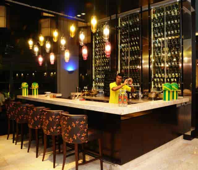 Elegant bar at UNO Izakaya, JW Marriott Bengaluru – perfect for networking events and cocktail receptions.