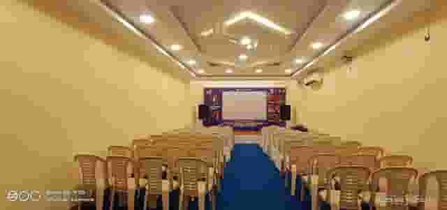 Meeting & Convention Halls