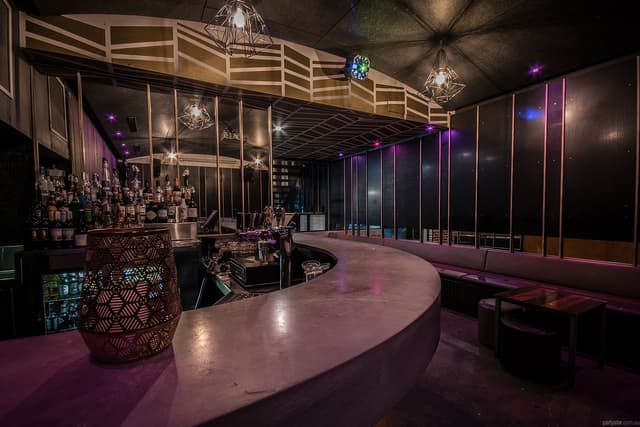 Lounge Bar