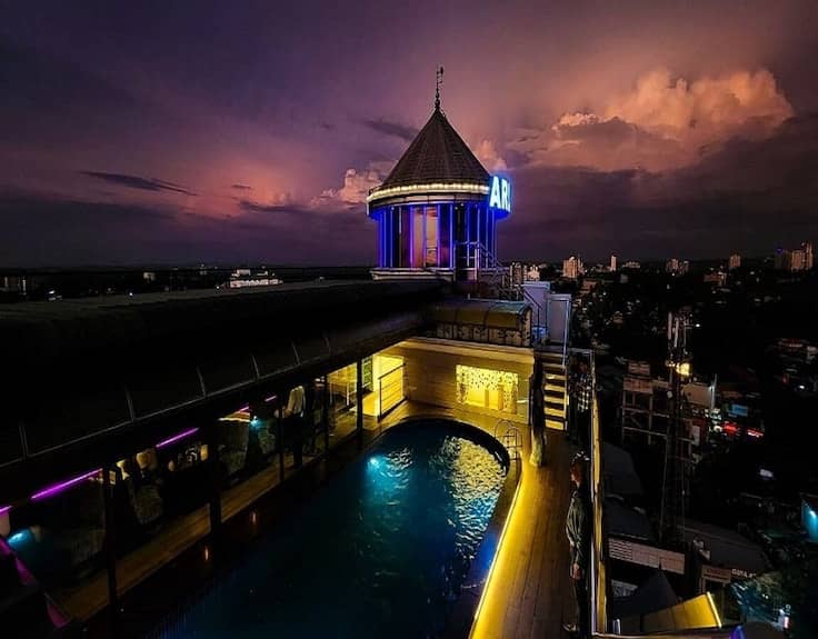 Rooftop private party area with pool at Hotel Arcadia, perfect for upscale events.