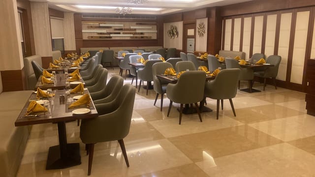 Elegant dining space in Arcadia Hotel, perfect for events and meetings.
