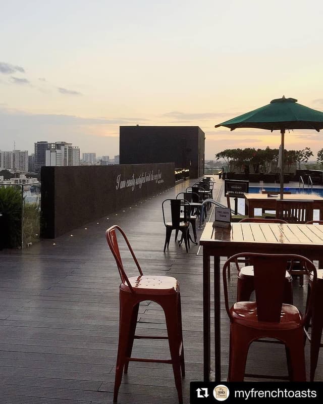 ALT Rooftop Bar & Lounge