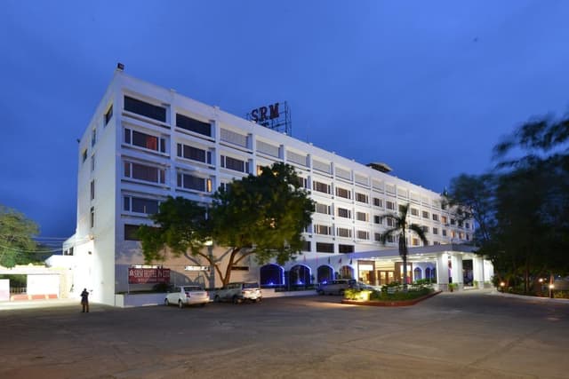 Grand Suites
