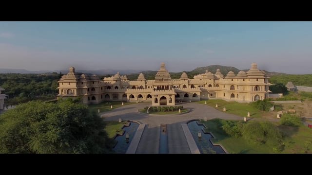 Kamalapura Palace at Evolve Back: Majestic venue for conferences and upscale events.