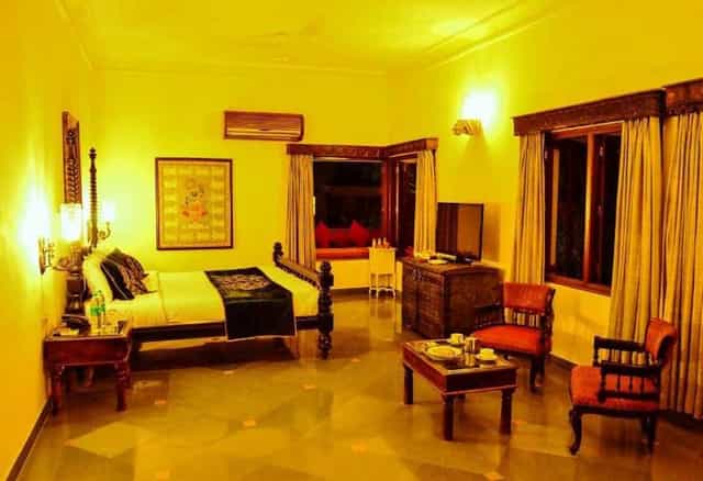 Royal Salute Suite at The Royal Retreat Resort & Spa, spacious hotel room for events.