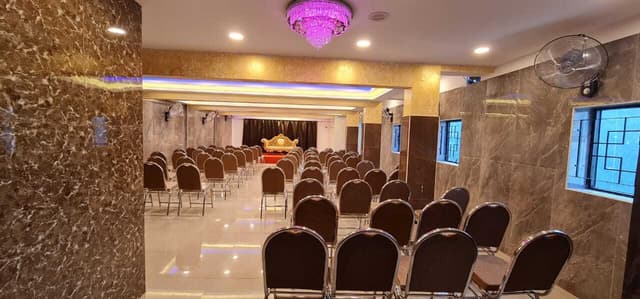 Thee Crystal Palace Banquet Hall