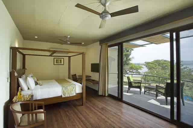Dining deck at Waterwoods Lodge, spacious layout ideal for business meetings and conferences.